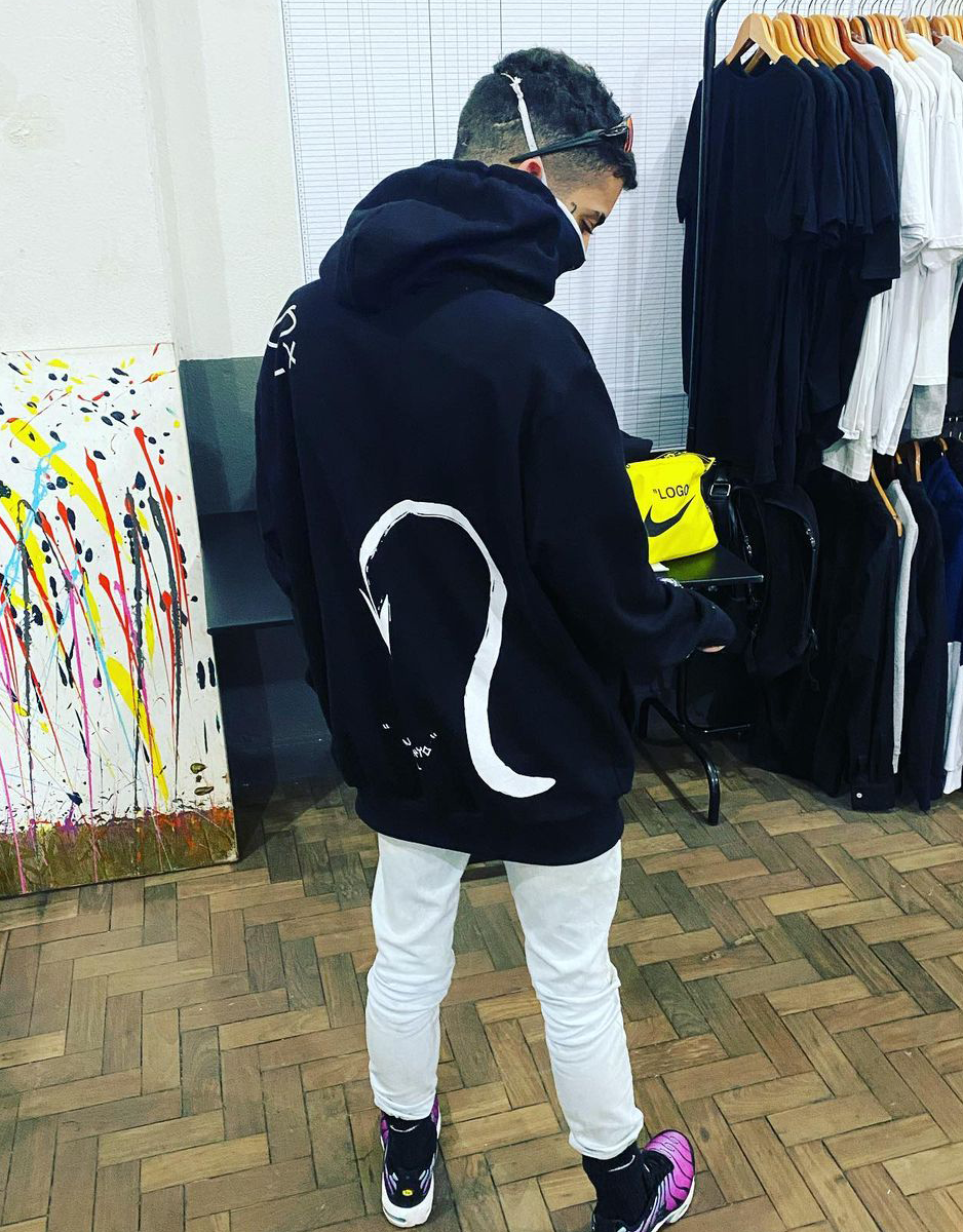 Moletom Canguru Preto Quadro Sidoka